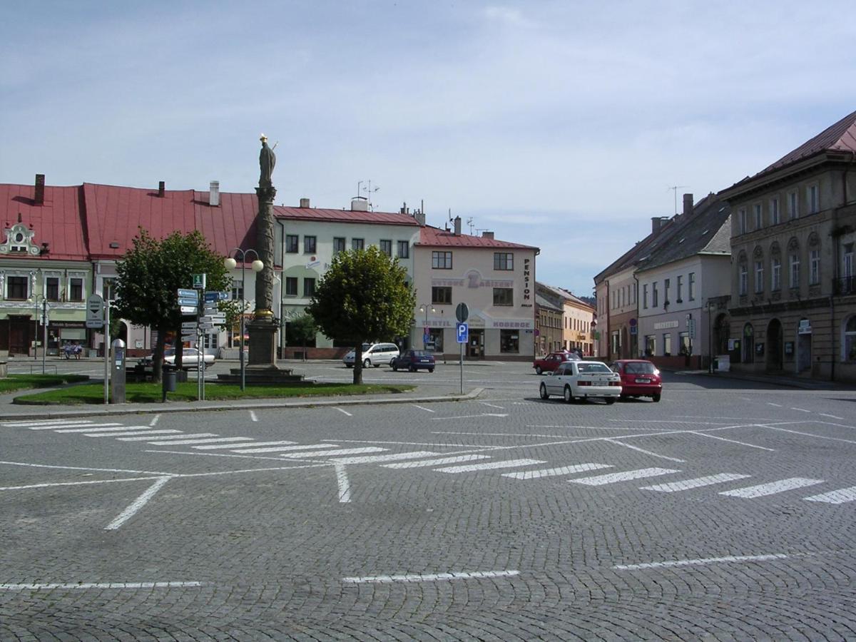 Pension Brillia Police nad Metuji Exterior photo